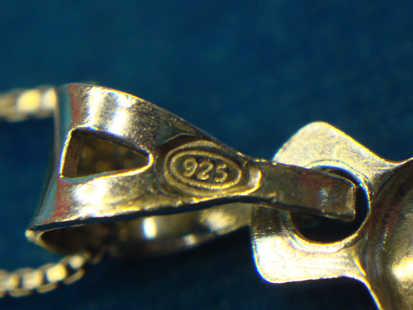 Elegant Sterling Silver Cross Pendant Necklace - Pre-Owned, Excellent Condition