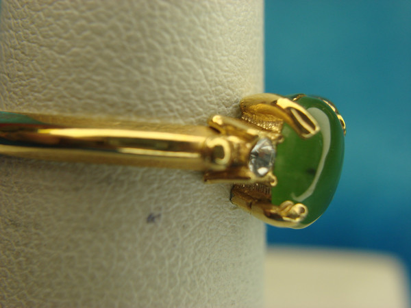 Avon Gold-Tone Ring with Faux Jade & Rhinestones - Size 7 1/2 (Excellent Condition)