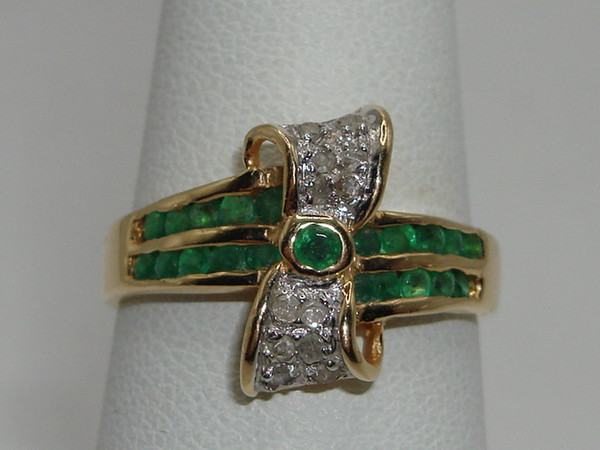 Vintage 14K Gold Emerald & Diamond Ring - Size 7