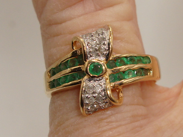 Vintage 14K Gold Emerald & Diamond Ring - Size 7