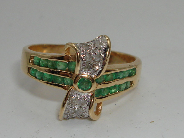 Vintage 14K Gold Emerald & Diamond Ring - Size 7