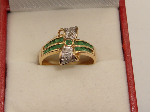 Vintage 14K Gold Emerald & Diamond Ring - Size 7