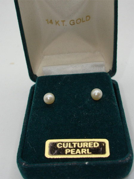 Elegant 14K Gold Cultured Pearl Stud Earrings (5mm, Freshwater)