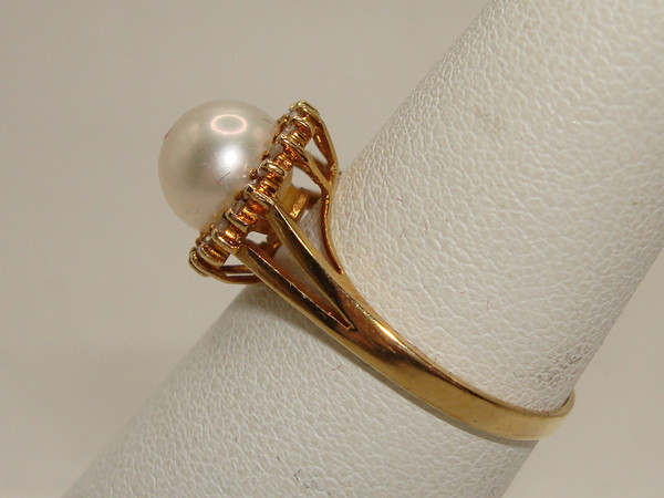 Elegant 14K Gold Cultured Pearl & Diamond Halo Ring (Size 6)