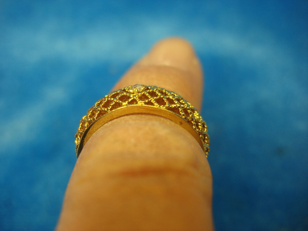 Avon Gold Tone Basketweave Ring with Brilliant Accent - Size 5.5, Preowned Excellent Condition