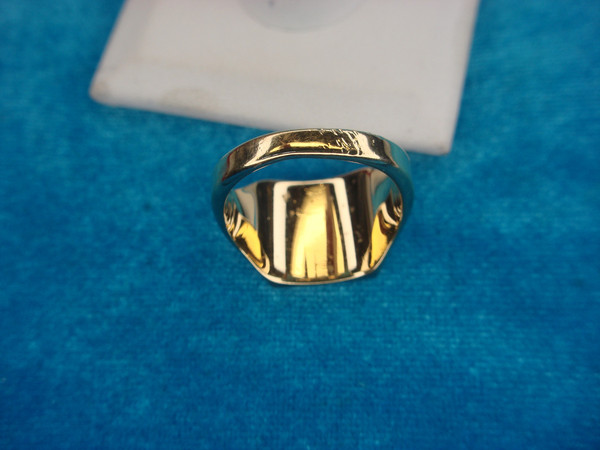 Vintage Avon Men's 18K Gold Electroplate Ring with Faux Onyx (Size 10 1/2)