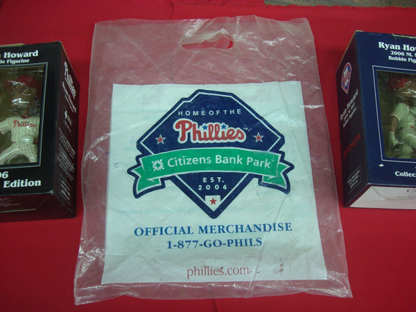 Ryan Howard Bobblehead Set (2006 & 2007) - Phillies NL MVP Commemorative -  Lot of 2