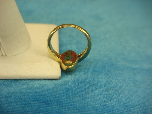 Vintage Avon Gold Tone Ring with Pink Oval Stone - Size 6 3/4