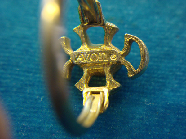 Vintage Avon Gold-Tone Ring with Green Stone, Size 7-9 - Unique Fancy Setting