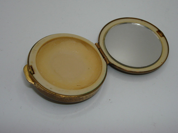 Vintage Nina Ricci L'Air du Temps Solid Perfume Compact - Made in England