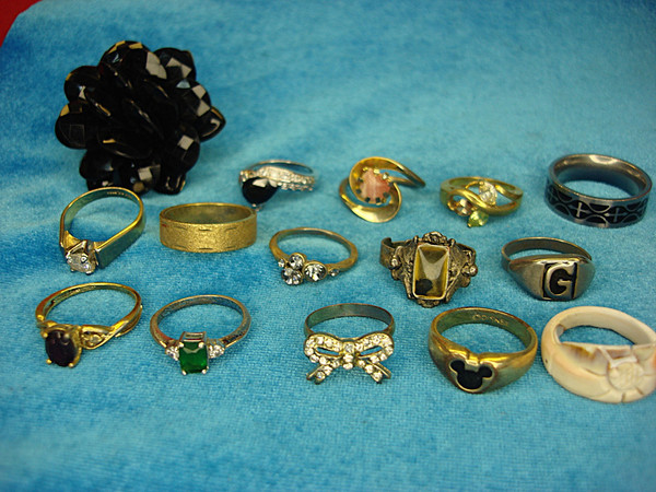 Vintage & Modern Estate Ring Lot (15pc) - Unique & Stylish Jewelry Under $3