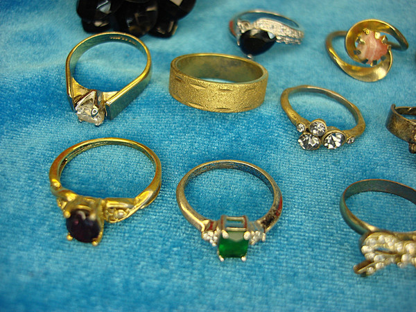 Vintage & Modern Estate Ring Lot (15pc) - Unique & Stylish Jewelry Under $3