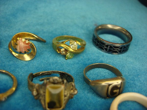 Vintage & Modern Estate Ring Lot (15pc) - Unique & Stylish Jewelry Under $3