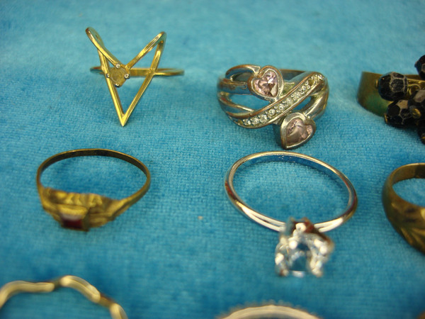 Vintage to Modern Fashion Ring Lot (15 Pcs) - Unique Estate Jewelry Under $3 Each