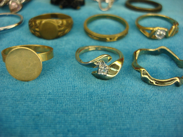 Vintage to Modern Fashion Ring Lot (15 Pcs) - Unique Estate Jewelry Under $3 Each