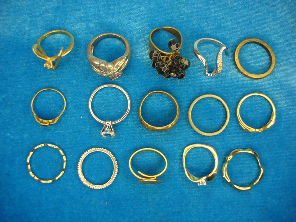 Vintage to Modern Fashion Ring Lot (15 Pcs) - Unique Estate Jewelry Under $3 Each
