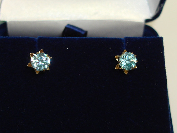Elegant 14K Gold Blue Topaz Screw Back Stud Earrings (60 PTW)