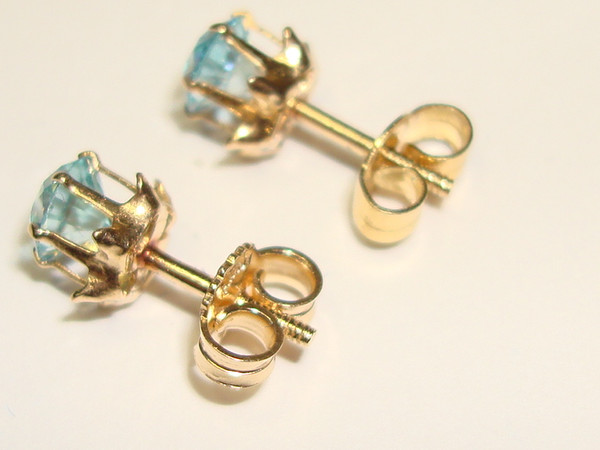Elegant 14K Gold Blue Topaz Screw Back Stud Earrings (60 PTW)