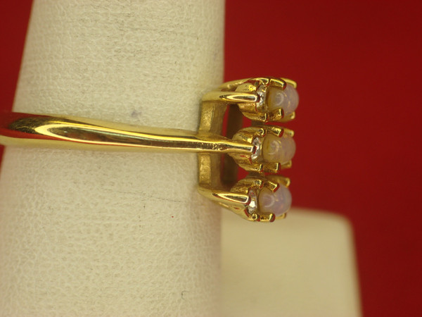 Vintage Avon Gold Tone Ring with Faux Opals & Brilliants (Size 8 3/4)