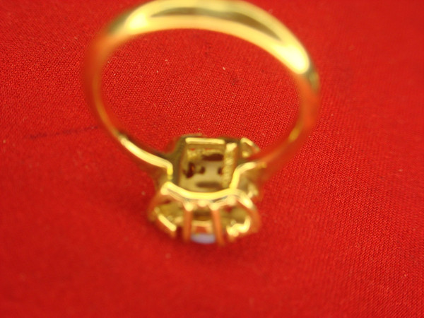 Vintage Avon Gold Tone Ring with Faux Opals & Brilliants (Size 8 3/4)