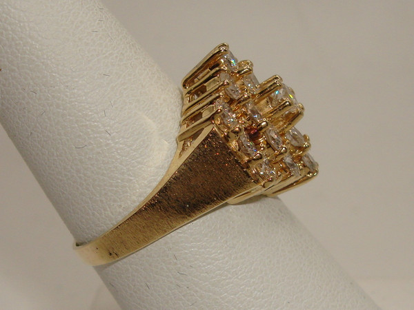 ✨ 14K Gold Diamond Ring (2ctw) - Size 7.5, SI2 Diamonds, G/H Color - Pre-Owned Sparkle!