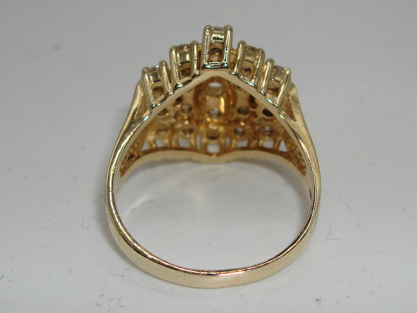 ✨ 14K Gold Diamond Ring (2ctw) - Size 7.5, SI2 Diamonds, G/H Color - Pre-Owned Sparkle!