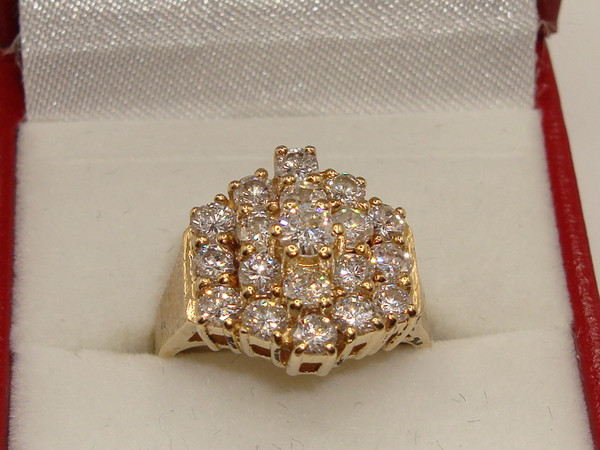✨ 14K Gold Diamond Ring (2ctw) - Size 7.5, SI2 Diamonds, G/H Color - Pre-Owned Sparkle!