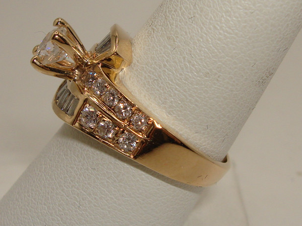 Stunning 14K Gold Engagement Ring with 0.5ct Center Stone & Diamond Accents - Size 8 1/2