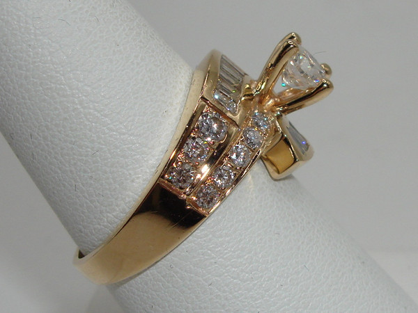 Stunning 14K Gold Engagement Ring with 0.5ct Center Stone & Diamond Accents - Size 8 1/2