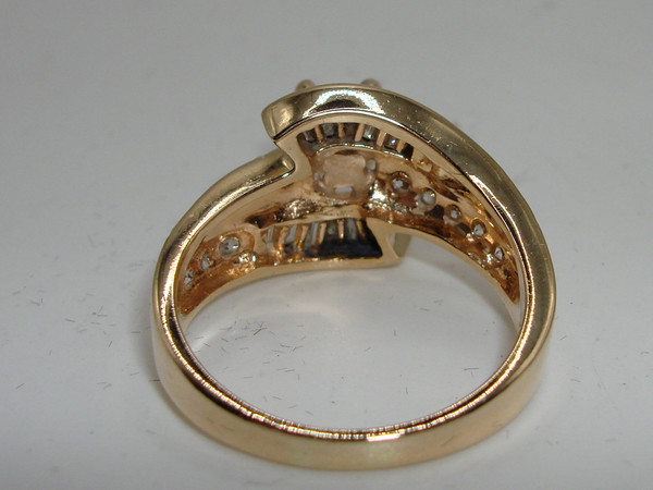 Stunning 14K Gold Engagement Ring with 0.5ct Center Stone & Diamond Accents - Size 8 1/2