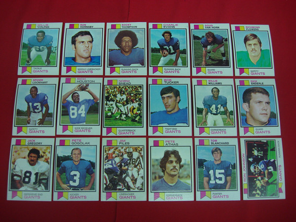Vintage 1973 Topps New York Giants Football Card Lot (18 Cards) - Excellent Condition
