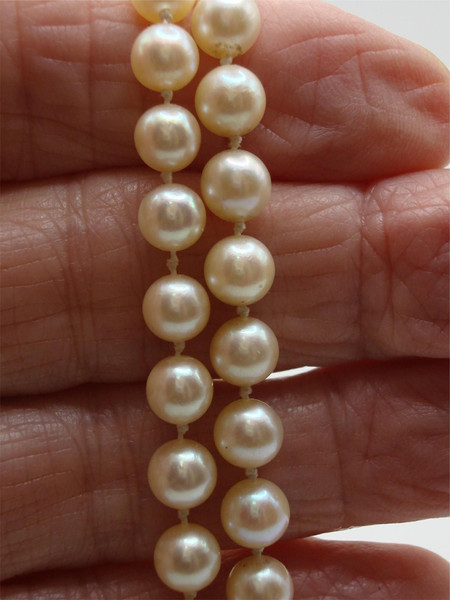 Vintage 14K Gold Pearl Necklace - Cream Cultured Pearls, 28 Inches