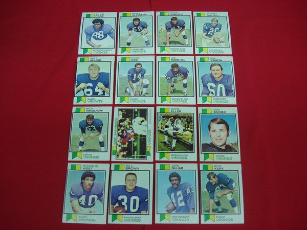 Vintage 1973 Topps Minnesota Vikings Football Card Lot (16 Cards) - EX-MT+