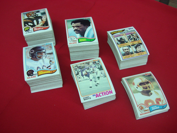 1982 Topps Football Card Collection - 457 Cards (Excellent-Mint)