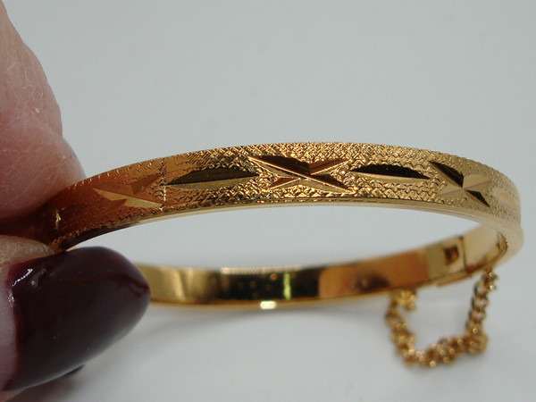 Vintage Gold Tone Baby Bangle Bracelet - 1980s Hinged, Mint Condition (5.5in)