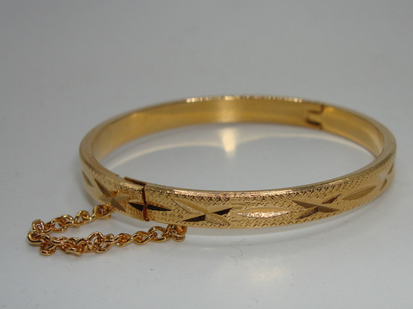 Vintage Gold Tone Baby Bangle Bracelet - 1980s Hinged, Mint Condition (5.5in)