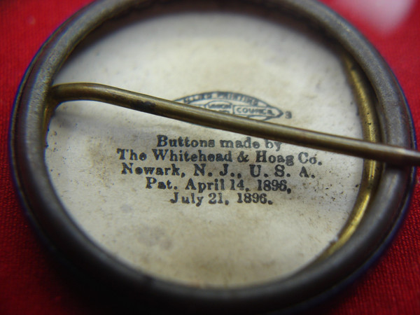 Vintage Pillsbury's Button - The Flour That Sells Around the World (1 1/4 inch)