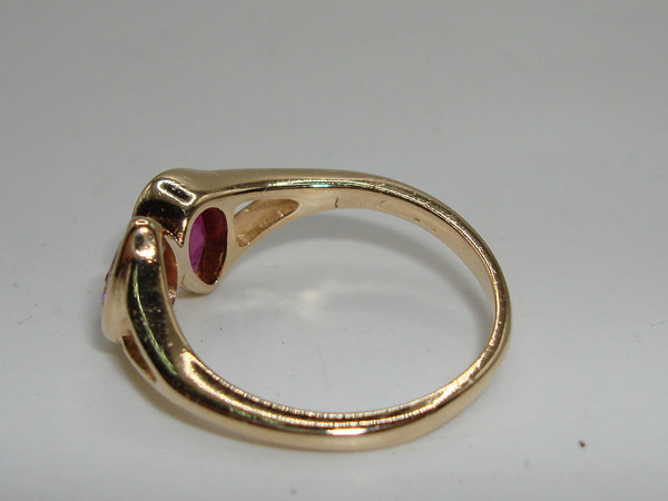 Unique 14K Gold Ruby & Diamond Accent Ring (Size 6) - Vintage Sparkle