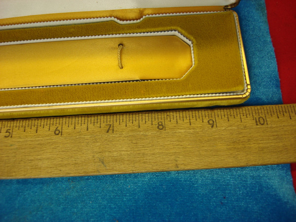 Vintage Bulova Diamond Watch Box - Gold Velvet Clamshell Case -  Excellent Display