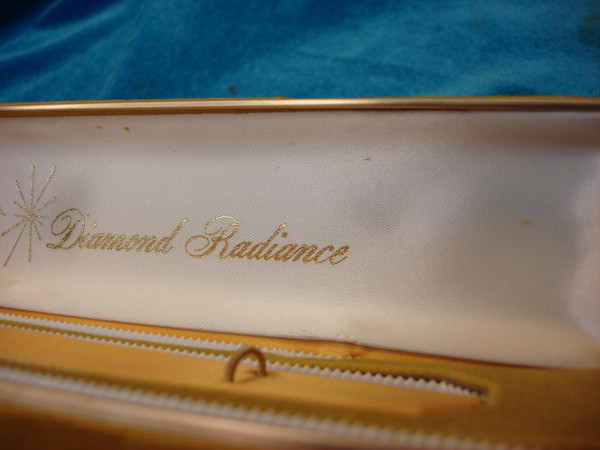 Vintage Bulova Diamond Watch Box - Gold Velvet Clamshell Case -  Excellent Display