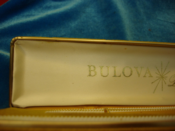 Vintage Bulova Diamond Watch Box - Gold Velvet Clamshell Case -  Excellent Display