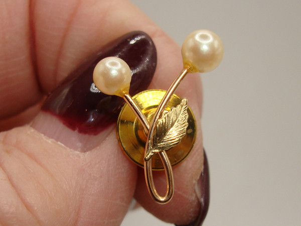 Vintage Krementz Gold Tone Faux Pearl Pin - Original Box & Pamphlet!