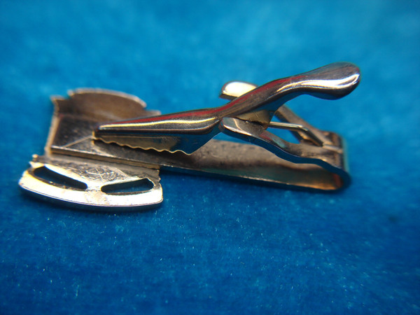 Vintage Gold Tone Four Roses Society Tie Clip - Enamel Design (1.5 inches)