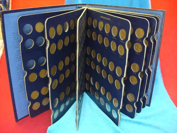 Lincoln Cents Collection 1909-1995 (212 Coins) in Whitman Album - Nice Circulated Set