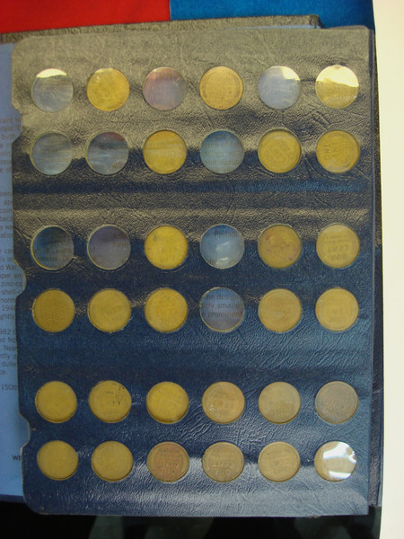 Lincoln Cents Collection 1909-1995 (212 Coins) in Whitman Album - Nice Circulated Set