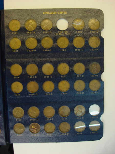 Lincoln Cents Collection 1909-1995 (212 Coins) in Whitman Album - Nice Circulated Set