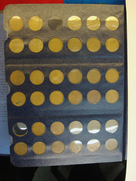 Lincoln Cents Collection 1909-1995 (212 Coins) in Whitman Album - Nice Circulated Set