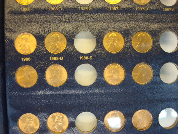 Lincoln Cents Collection 1909-1995 (212 Coins) in Whitman Album - Nice Circulated Set