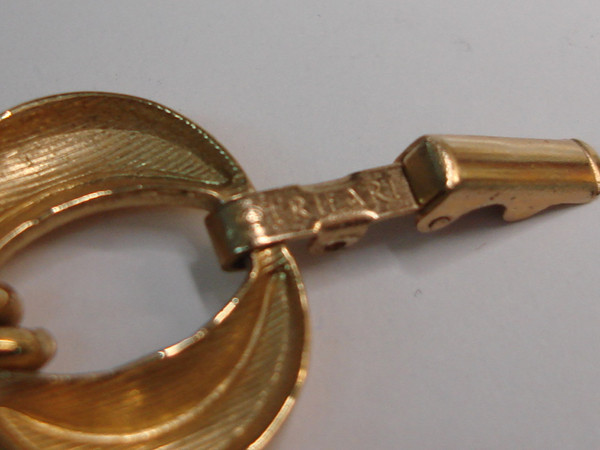 Vintage 1980s Trifari Gold Tone Choker Necklace & Earrings Set - Excellent Condition