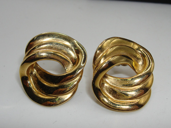 Vintage 1980s Trifari Gold Tone Choker Necklace & Earrings Set - Excellent Condition